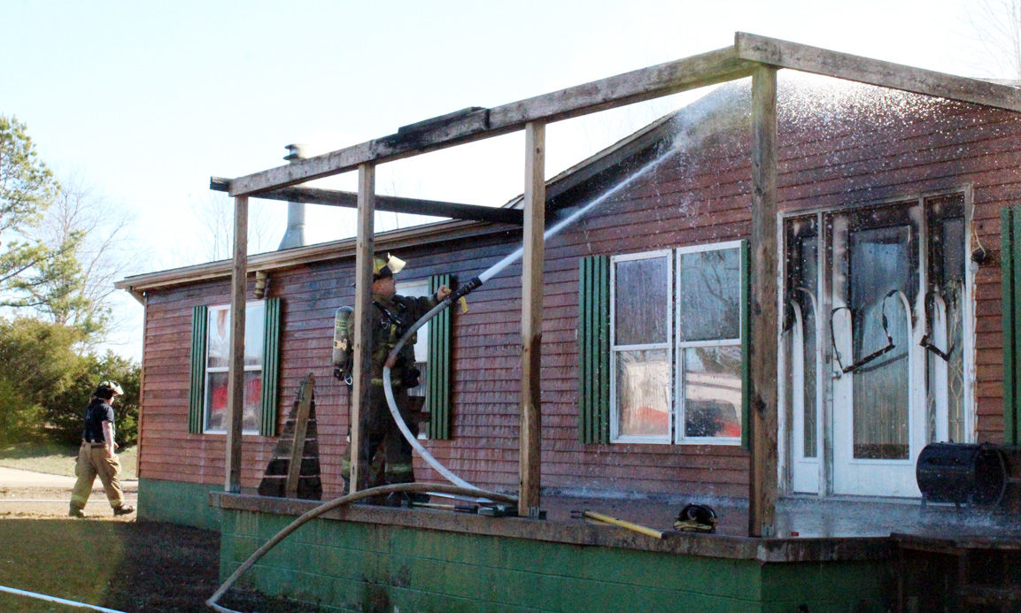 PARIS TN: Home on Whitlock-Paris Road catches fire